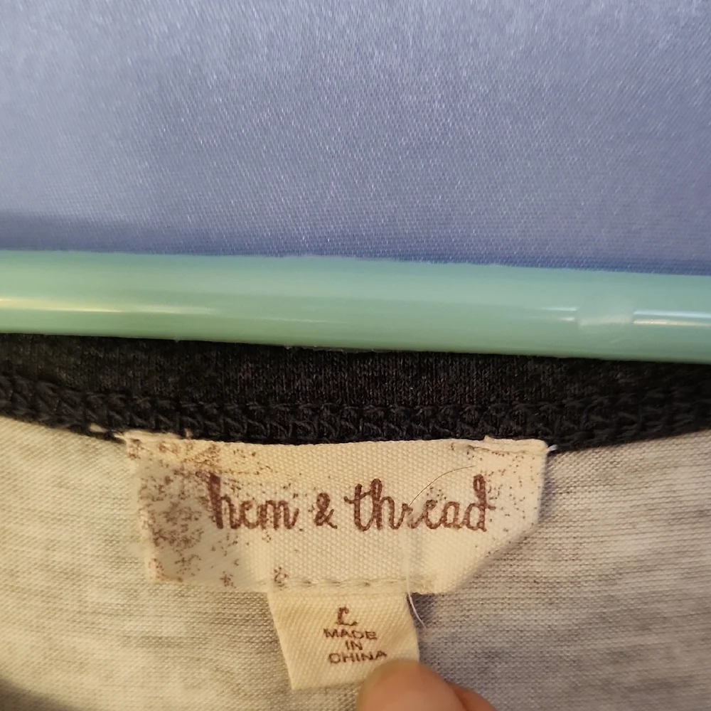 Hem & Thread Cold Shoulder Top - Pink and Gray Sz L - Picture 2 of 7